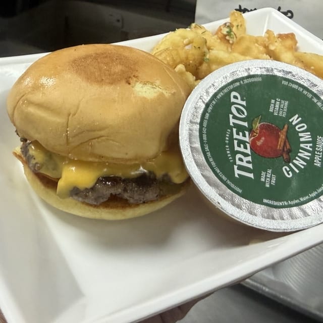 Kid's Cheeseburger.